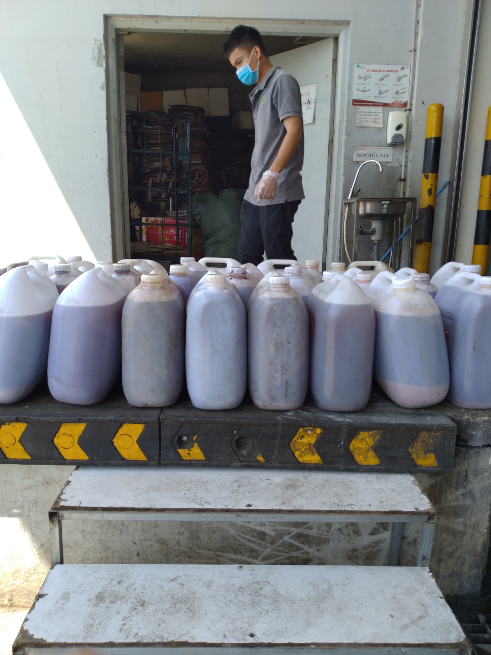 Thu Gom Dầu Đã Qua Sử Dụng Thu Gom Dầu Đã Qua Sử Dụng